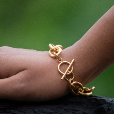 Shop online Gold link chain bracelet 