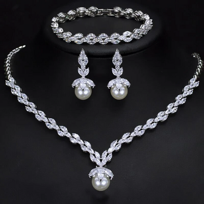 Shop Now Silver Bridal Necklace Set.