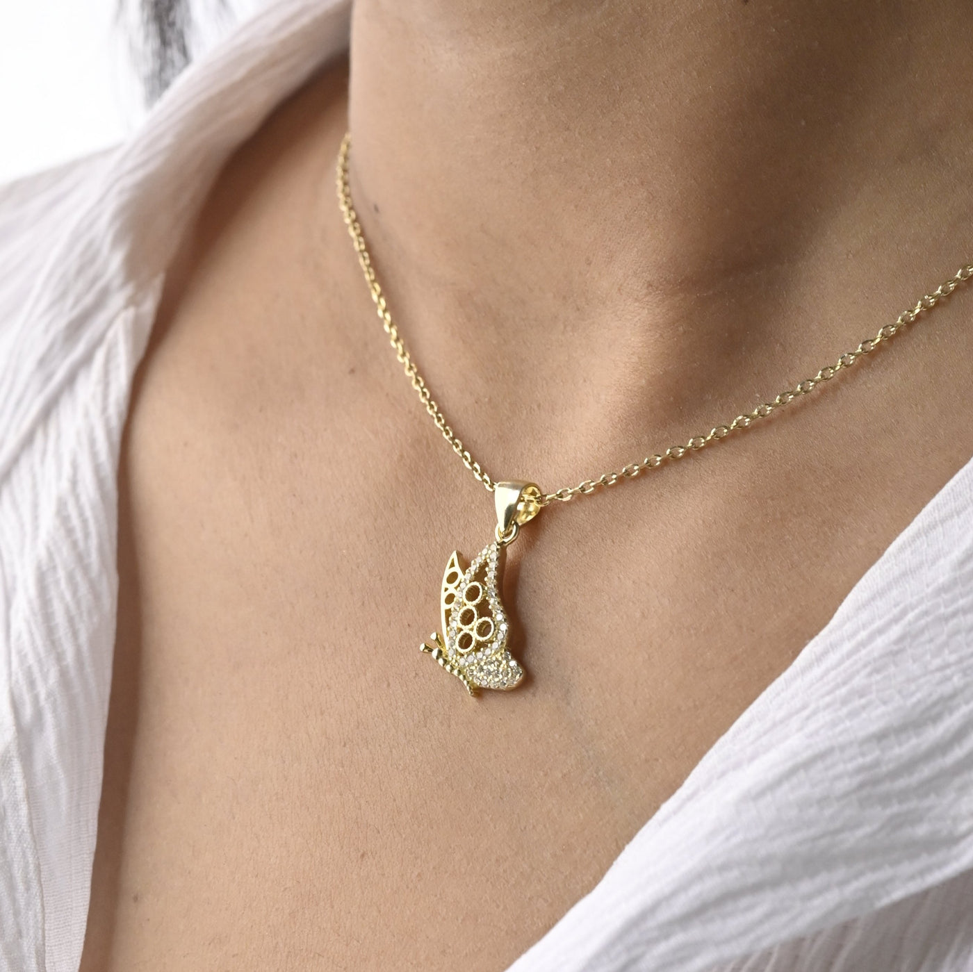 Gold Pendant Necklace