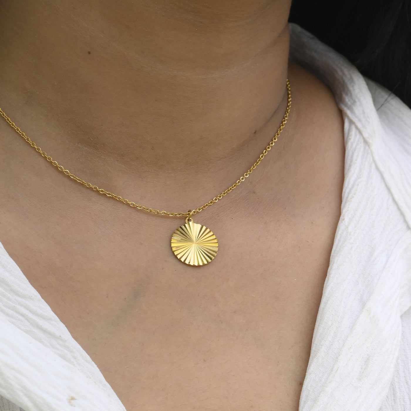 Gold Pendant Necklace 