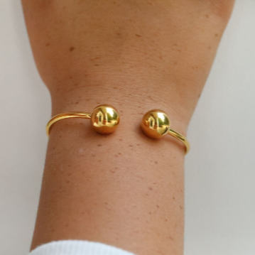 gold bracelets for women