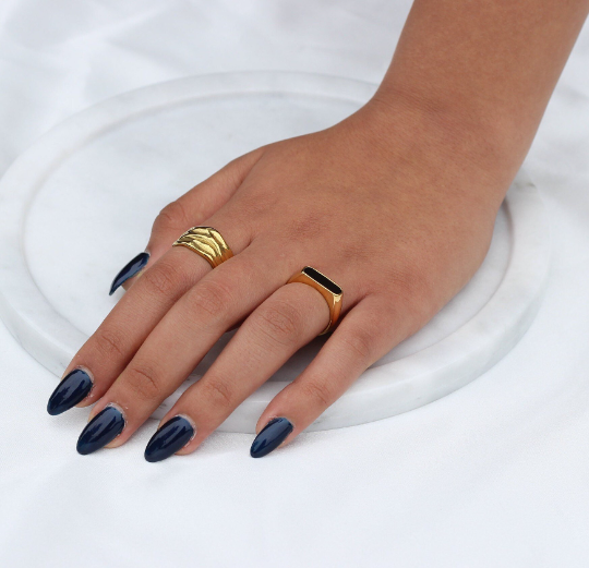 18K Gold-Filled Rectangle Shell Ring Black