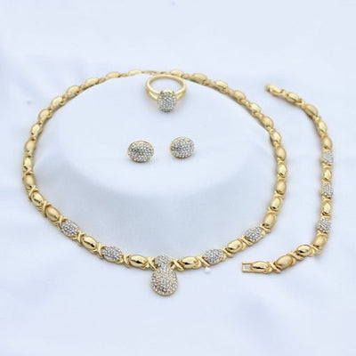 HUGS & KISSES Xo Necklace set