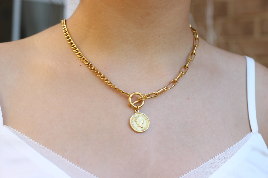 18K Gold-Filled Queen Toggle Necklace
