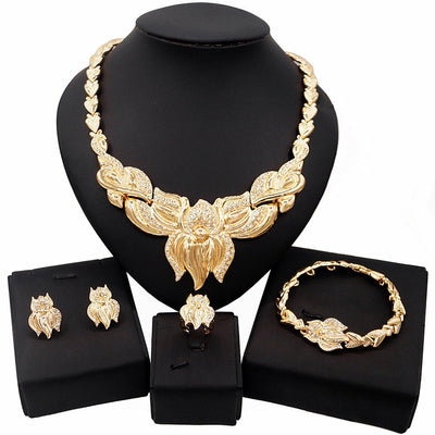 Xo Flower Shape Gold Necklace