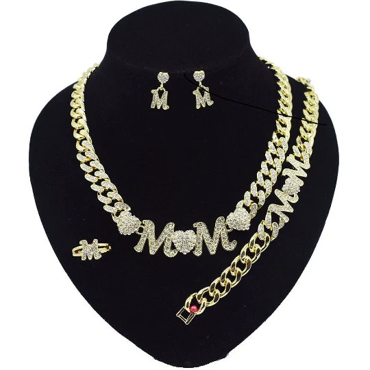 XO necklace set 