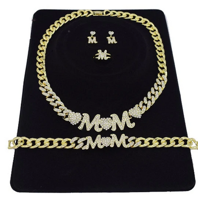 Xo Mom Necklace Set