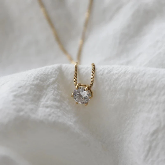 Dainty Diamond pendant Necklace