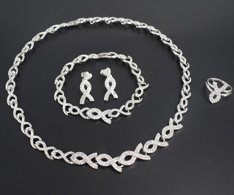 Xo Silver Necklace Set