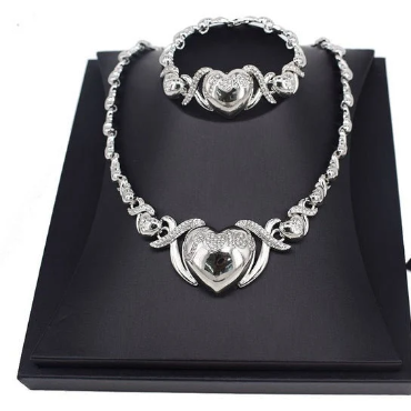 Silver XO heart jewelry set 