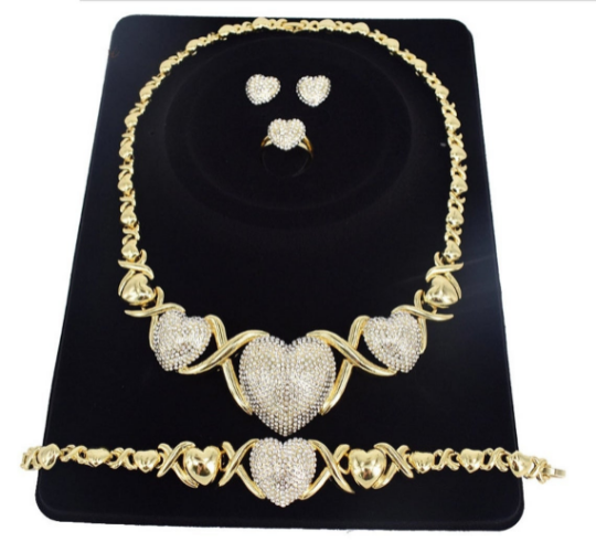 Layering gold necklace set 